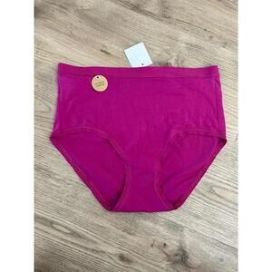 Wacoal Medium (Size 6) Understated Cotton Brief Panty NWOT 875362 Fushia